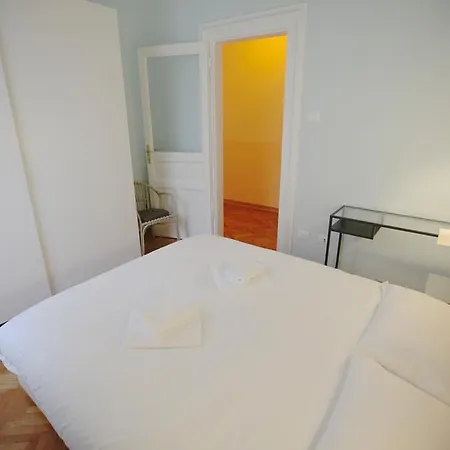 Triestevillas Ghega - Next To The Railway Station *